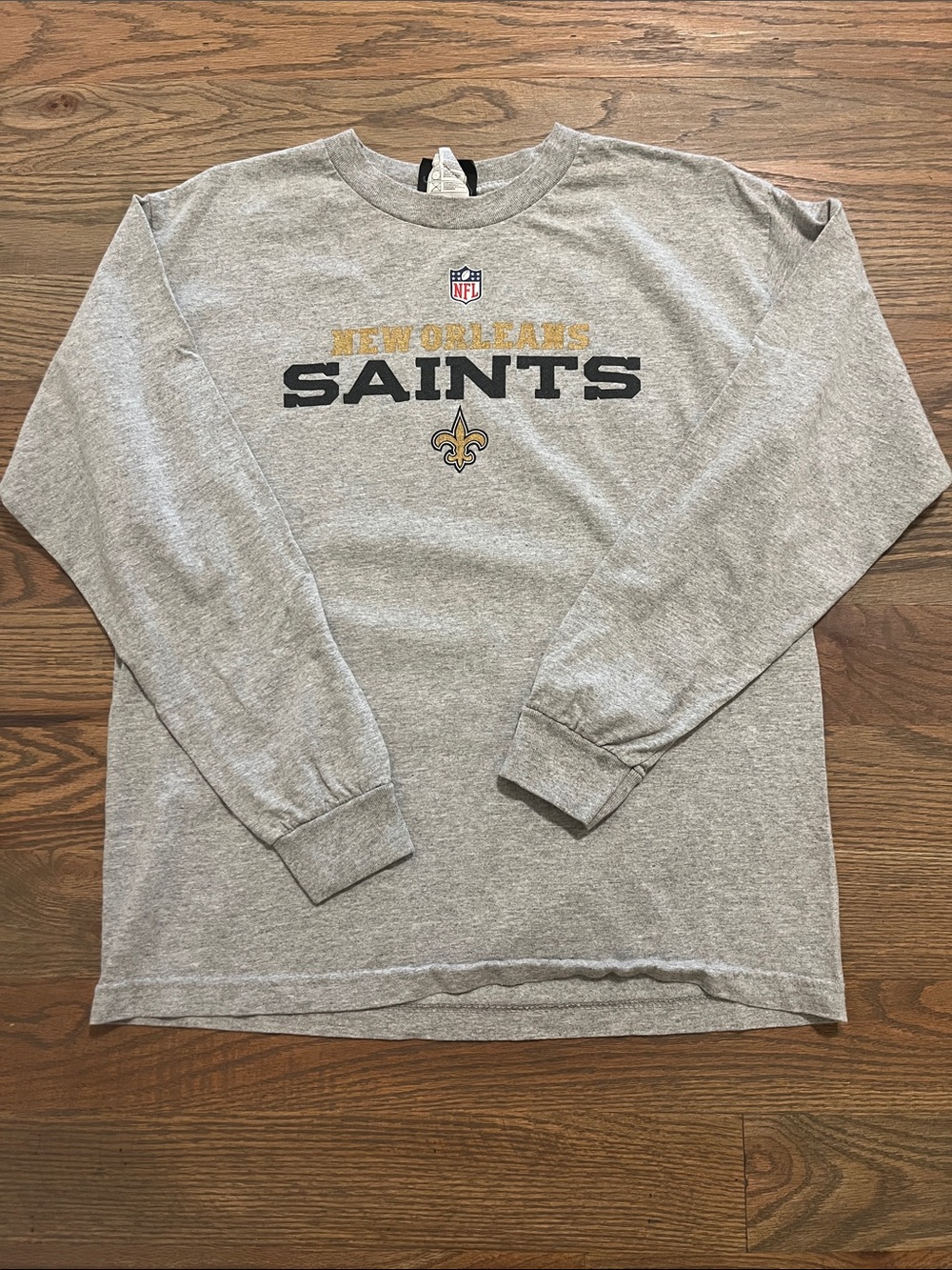 New Orleans Saints youth XL long sleeve tee EUC
